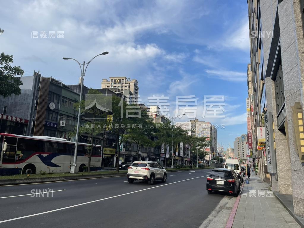 翔譽臻邸‧稀有空屋房屋室內格局與周邊環境