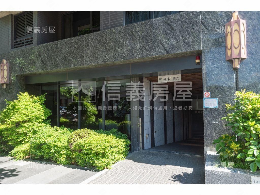 青埔翔譽邊間兩房平面車位房屋室內格局與周邊環境