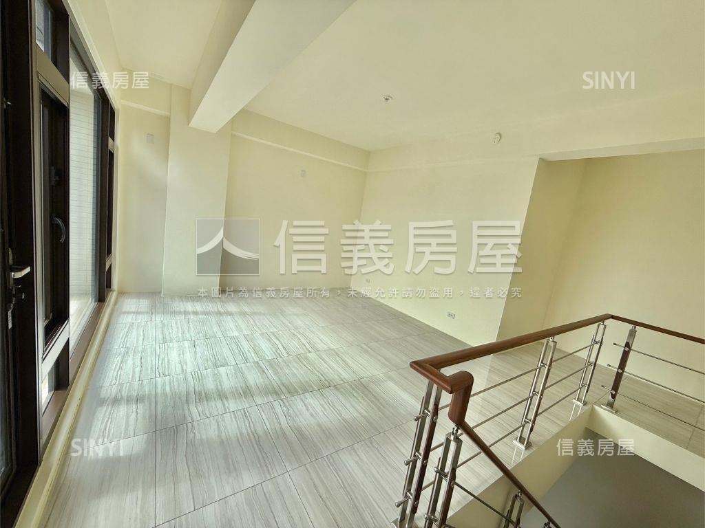 公園旁屋齡新美透天＃２房屋室內格局與周邊環境