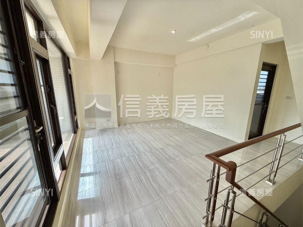 公園旁屋齡新美透天＃２房屋室內格局與周邊環境