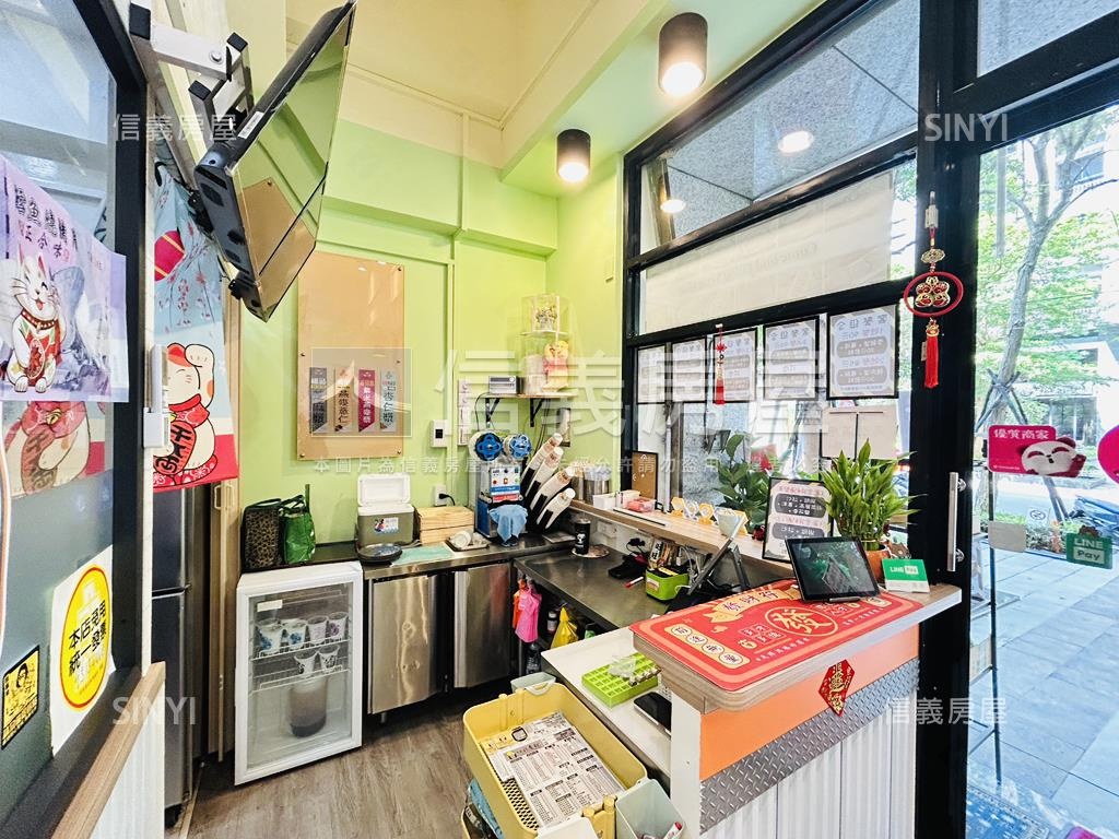 近家樂福柏悅金店面房屋室內格局與周邊環境