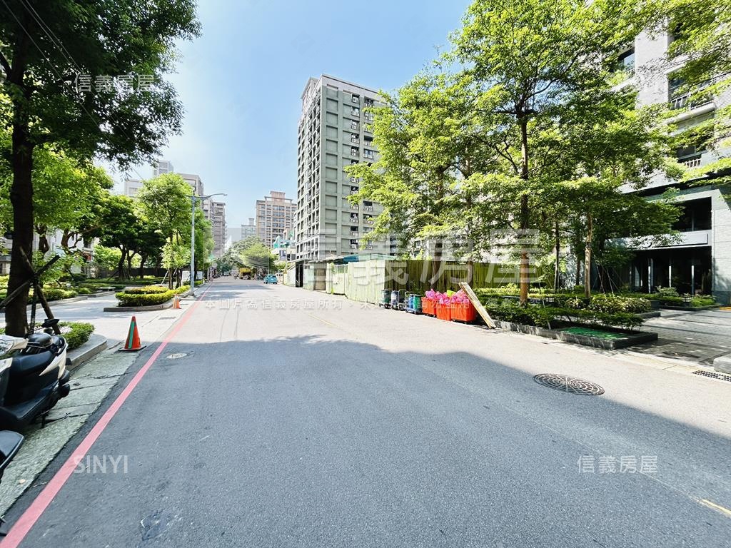 近家樂福柏悅金店面房屋室內格局與周邊環境
