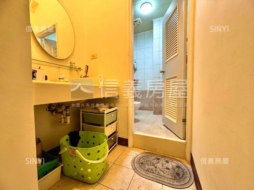 小港稀有釋出學區透天房屋室內格局與周邊環境