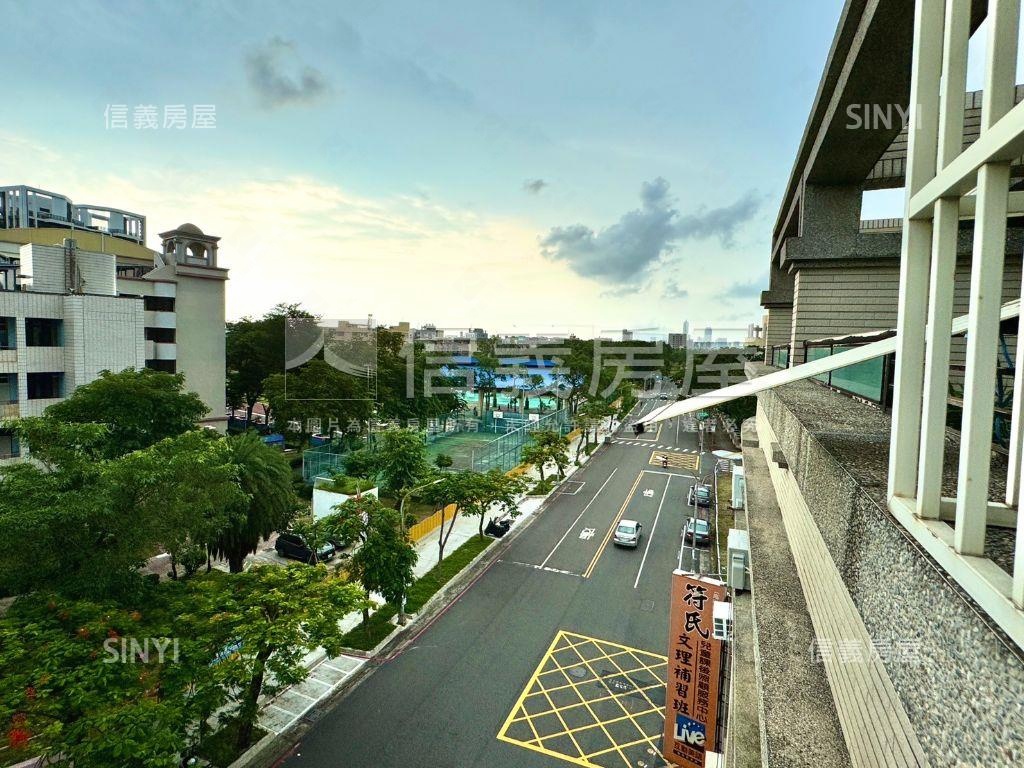 小港稀有釋出學區透天房屋室內格局與周邊環境