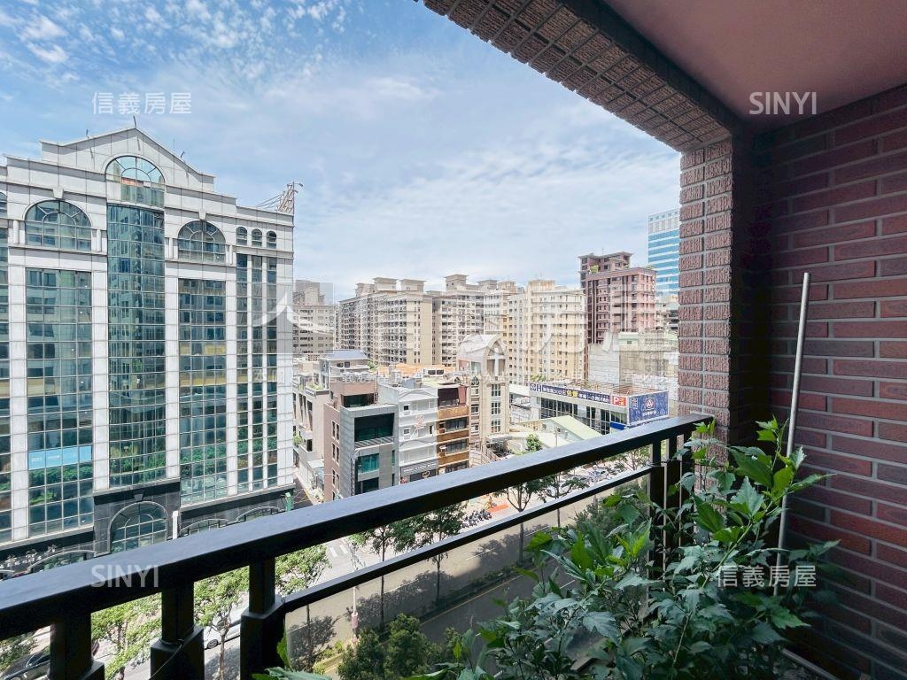 專約中悅一品裝潢景觀名宅房屋室內格局與周邊環境