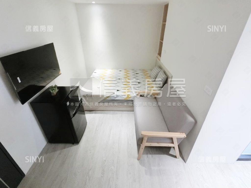 正台中路電梯分租三套２樓房屋室內格局與周邊環境