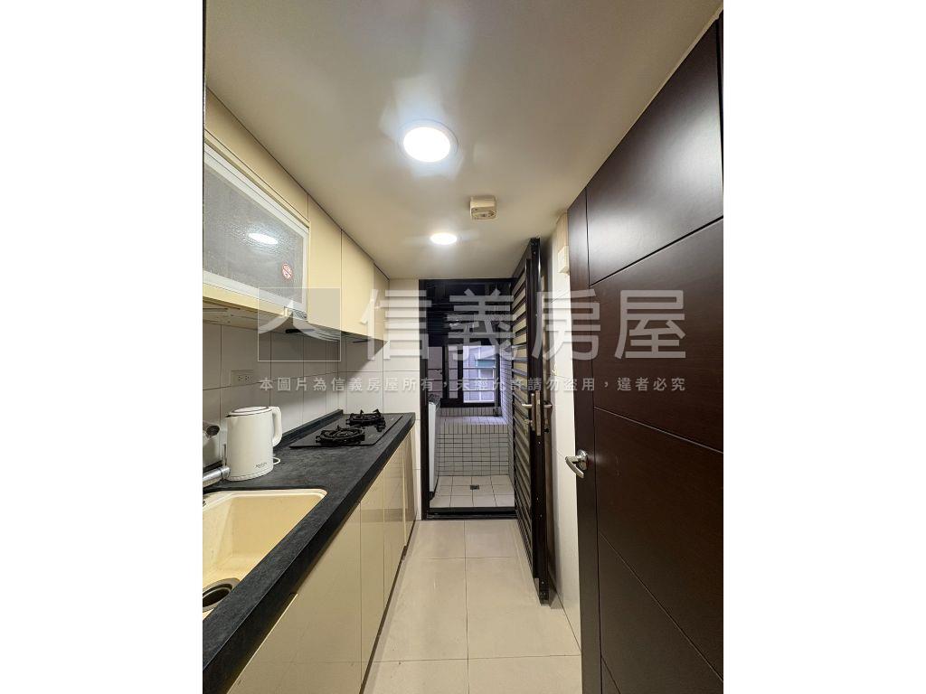 專任市府捷運１０１高第房屋室內格局與周邊環境