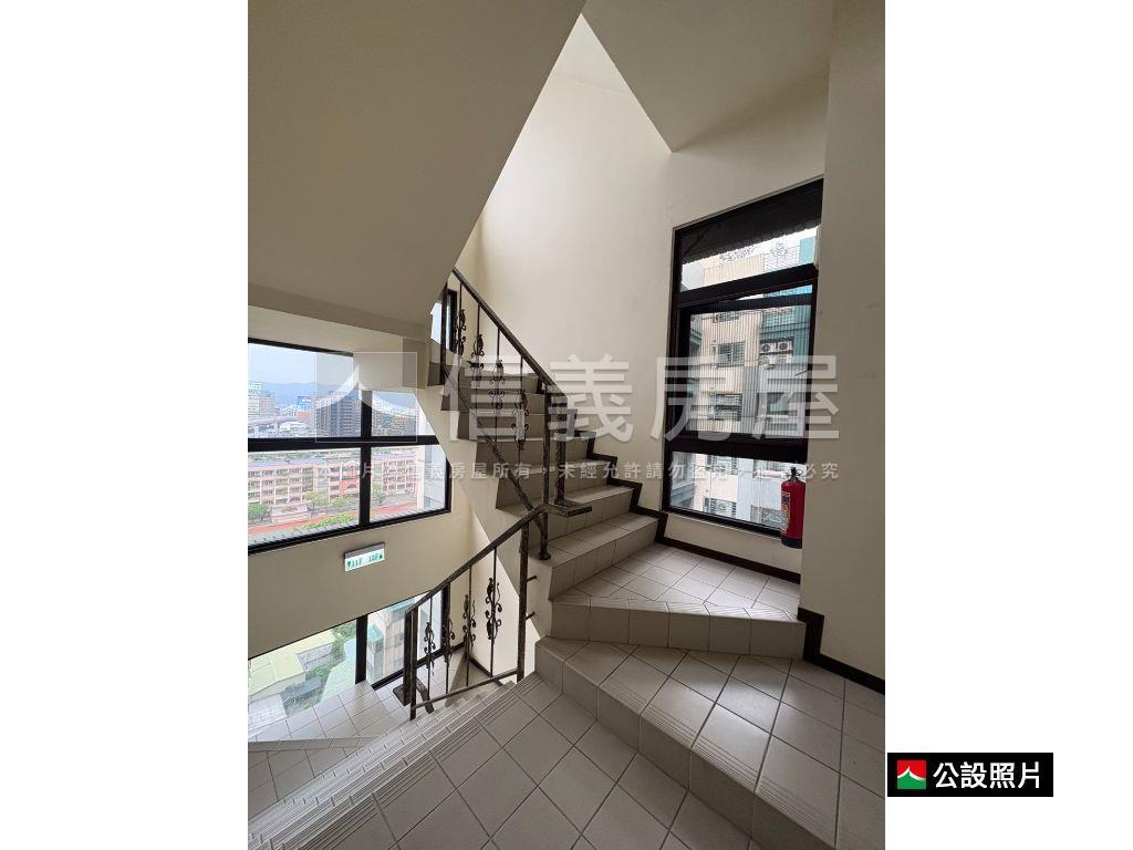 專任市府捷運１０１高第房屋室內格局與周邊環境