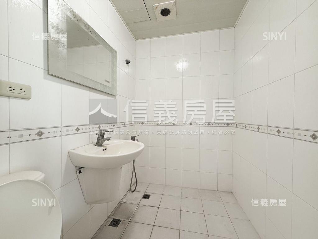 文藻榮總精美樓中樓附平車房屋室內格局與周邊環境