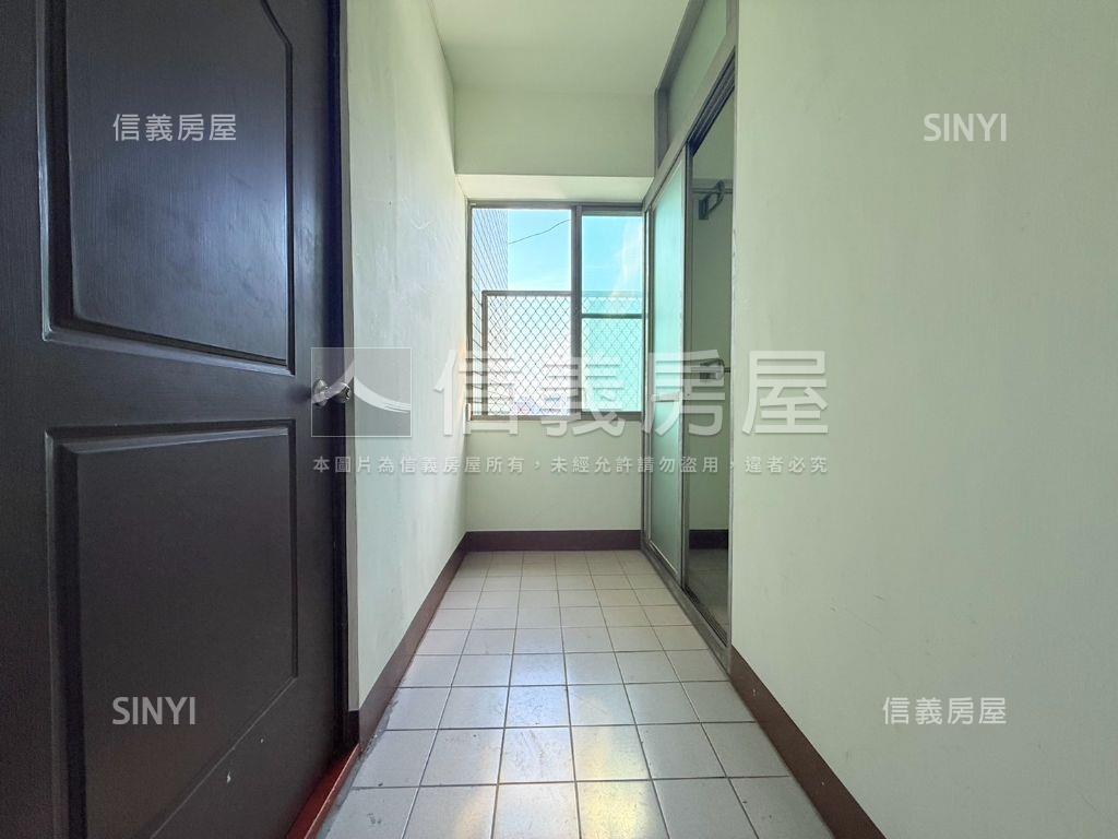 文藻榮總精美樓中樓附平車房屋室內格局與周邊環境