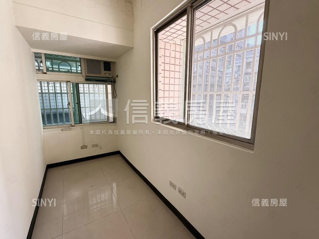 吉生廣場三房車位房屋室內格局與周邊環境