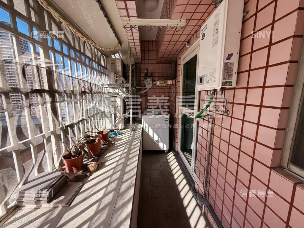 吉生廣場三房車位房屋室內格局與周邊環境