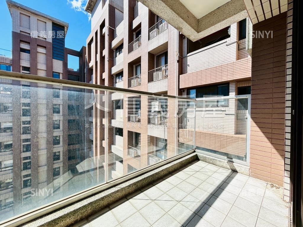 新浦東‧朝南‧中庭三房房屋室內格局與周邊環境