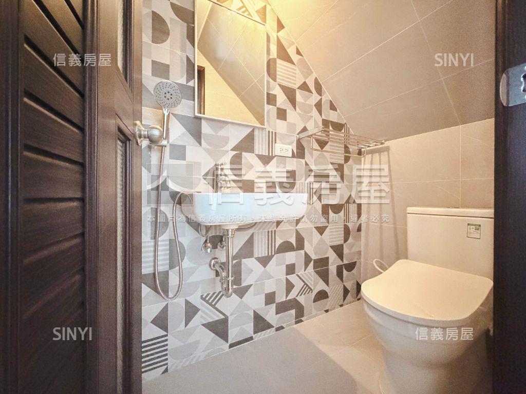 安平全新透天房屋室內格局與周邊環境