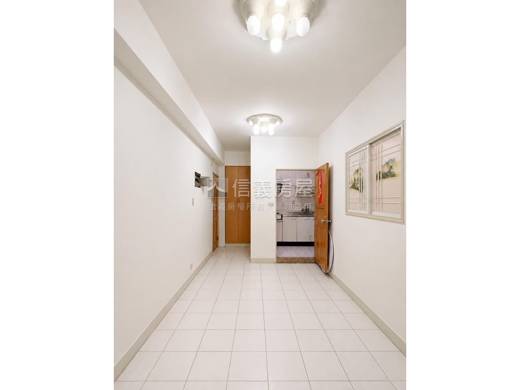 低總價二樓免爬高房屋室內格局與周邊環境