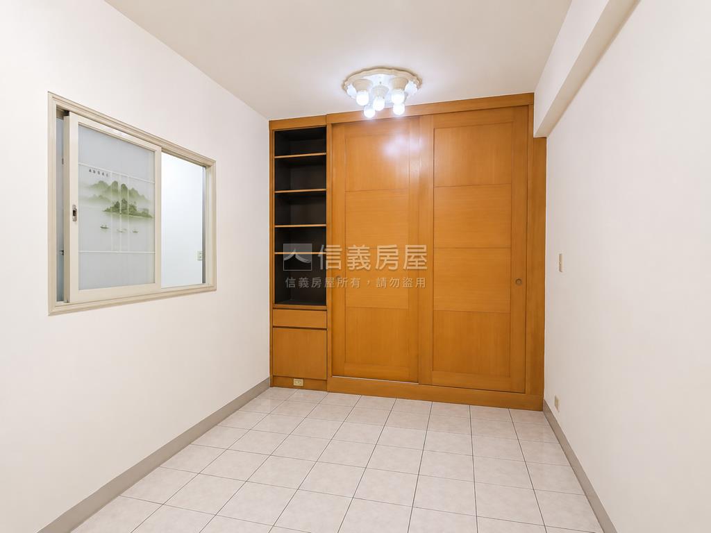 低總價二樓免爬高房屋室內格局與周邊環境