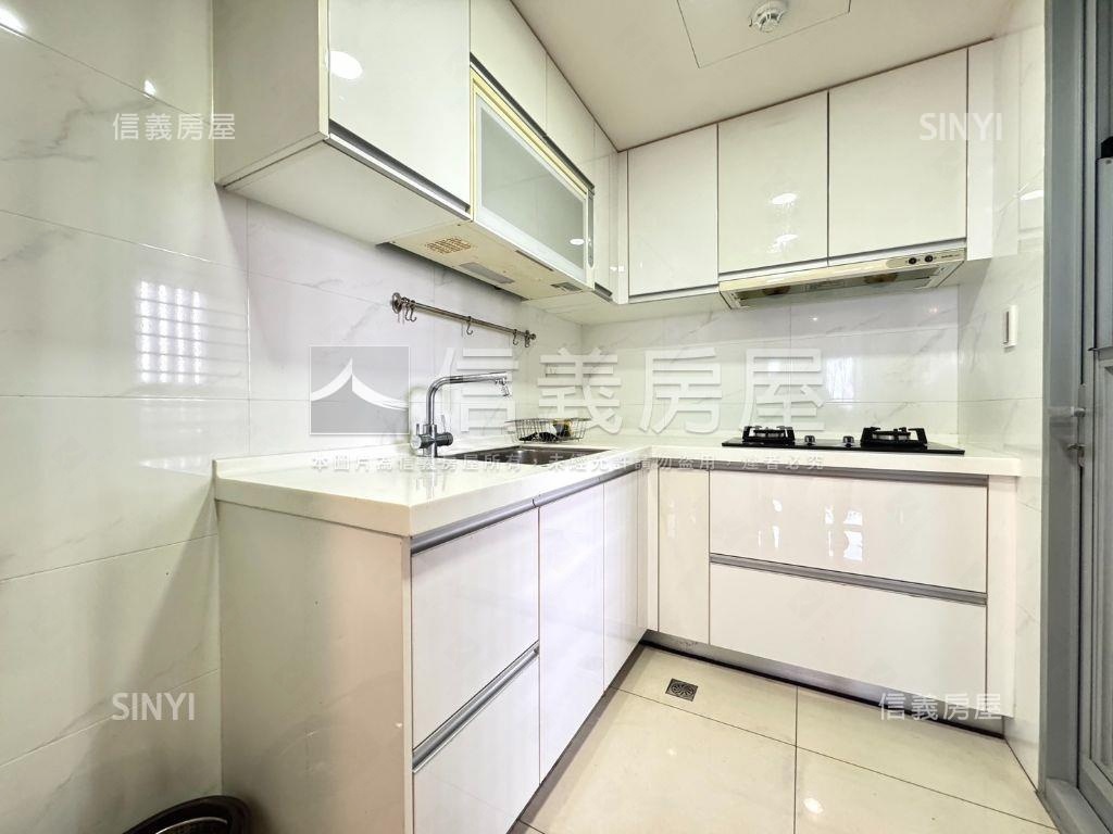 世紀雙星高樓景觀２房平車房屋室內格局與周邊環境