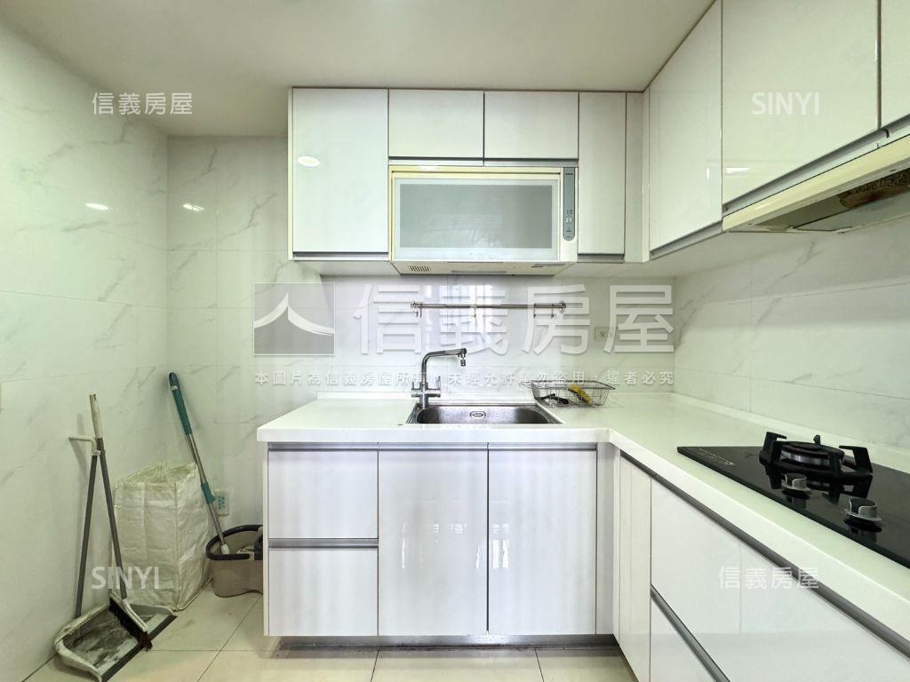 世紀雙星高樓景觀２房平車房屋室內格局與周邊環境