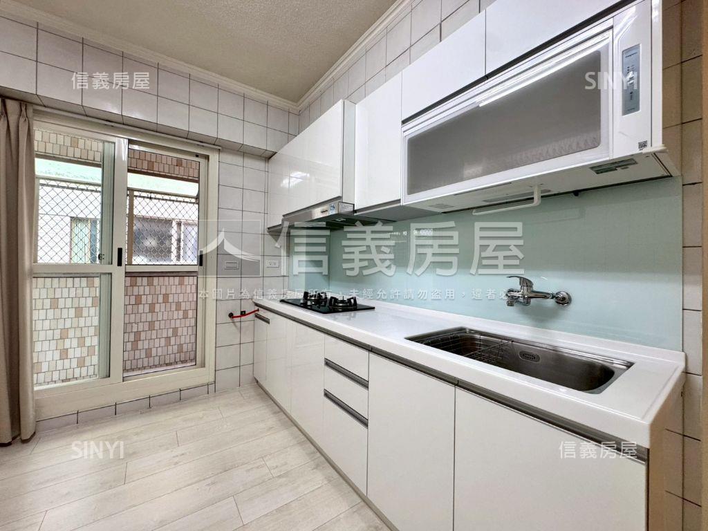 近捷運超美四房平車房屋室內格局與周邊環境