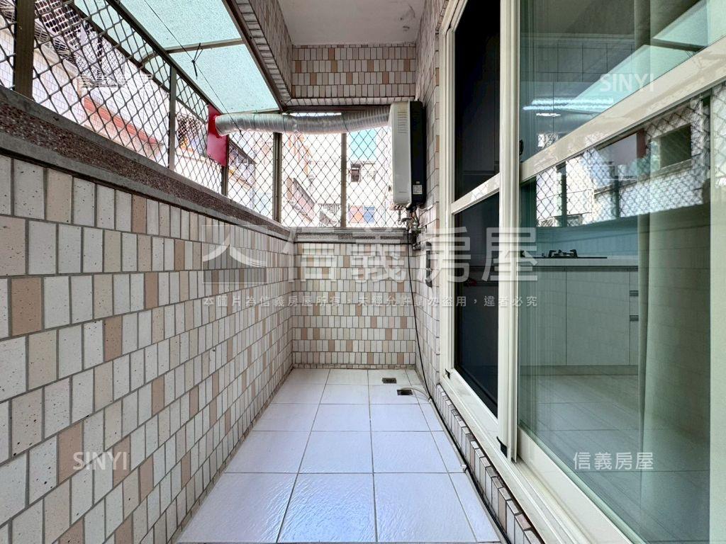 近捷運超美四房平車房屋室內格局與周邊環境