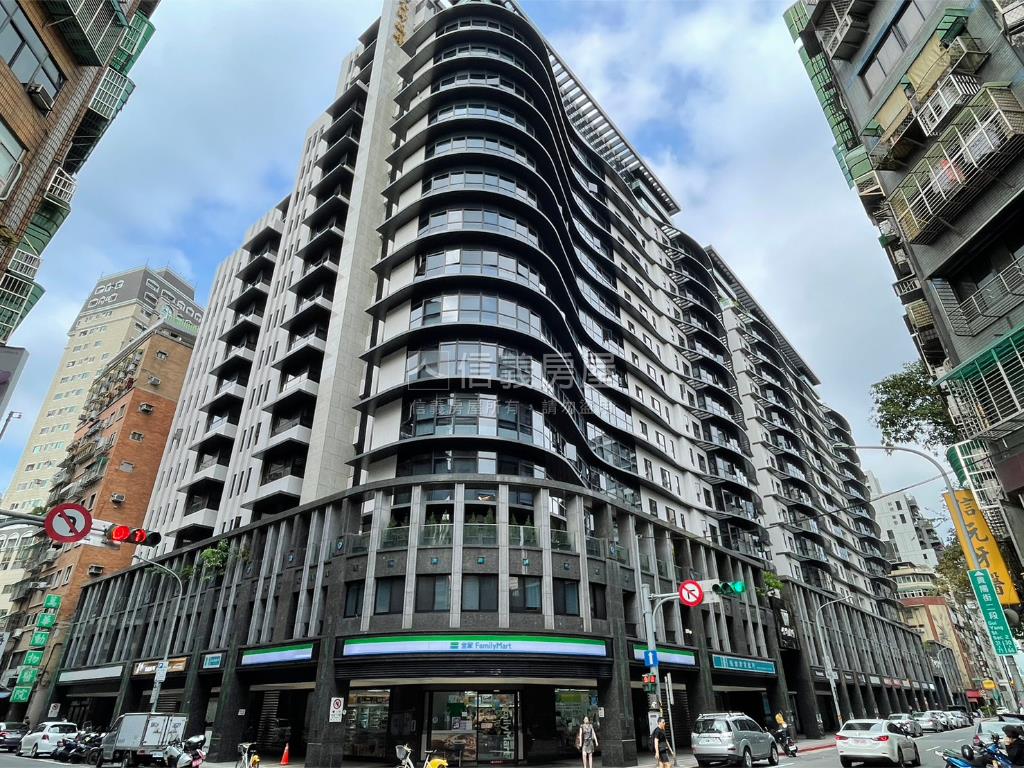 全坤威峰稀有釋出房屋室內格局與周邊環境
