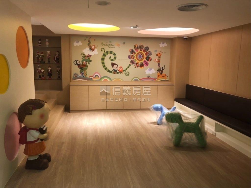 全坤威峰稀有釋出房屋室內格局與周邊環境