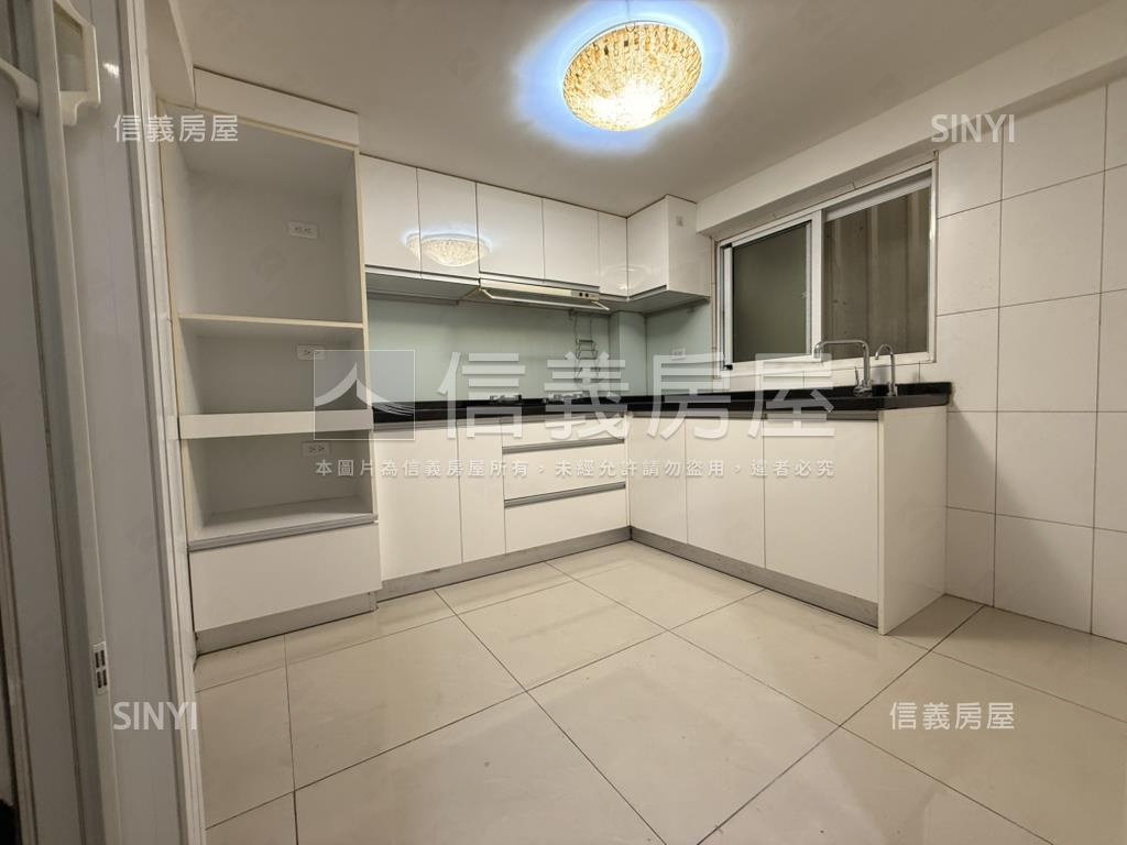 長榮路靜巷美透天房屋室內格局與周邊環境