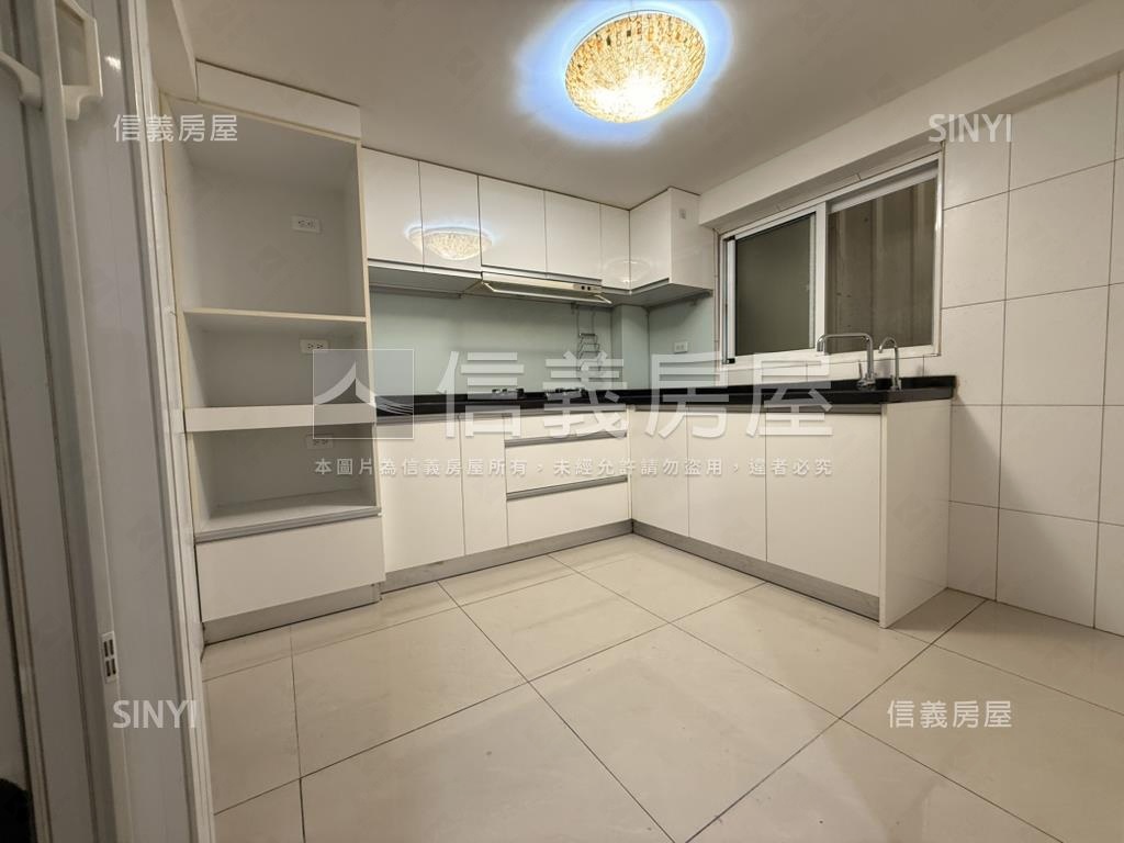 長榮路靜巷美透天房屋室內格局與周邊環境
