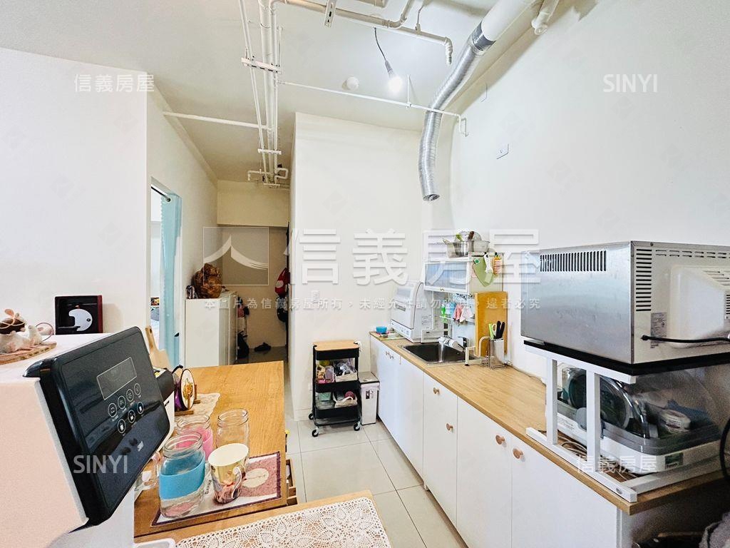 輕軌橋繫一森原大橋兩房房屋室內格局與周邊環境