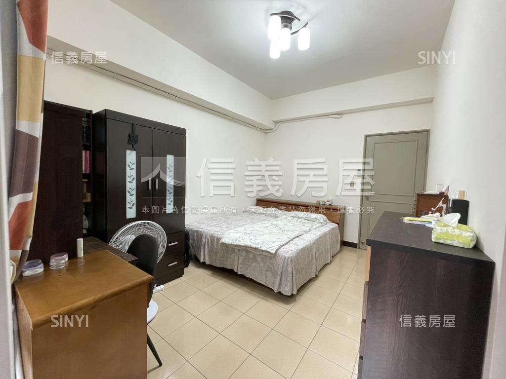 近獅甲捷運正三樓騎樓店住房屋室內格局與周邊環境