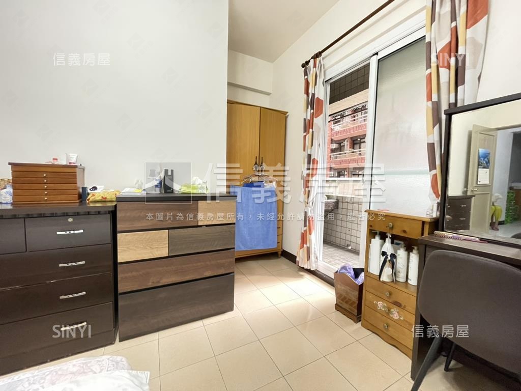 近獅甲捷運正三樓騎樓店住房屋室內格局與周邊環境