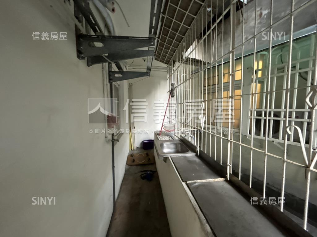 寶興稀有邊間２樓房屋室內格局與周邊環境