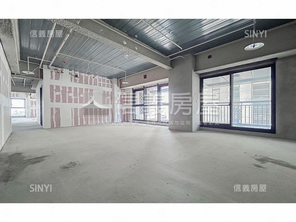 台中帝寶高樓平面車位房屋室內格局與周邊環境