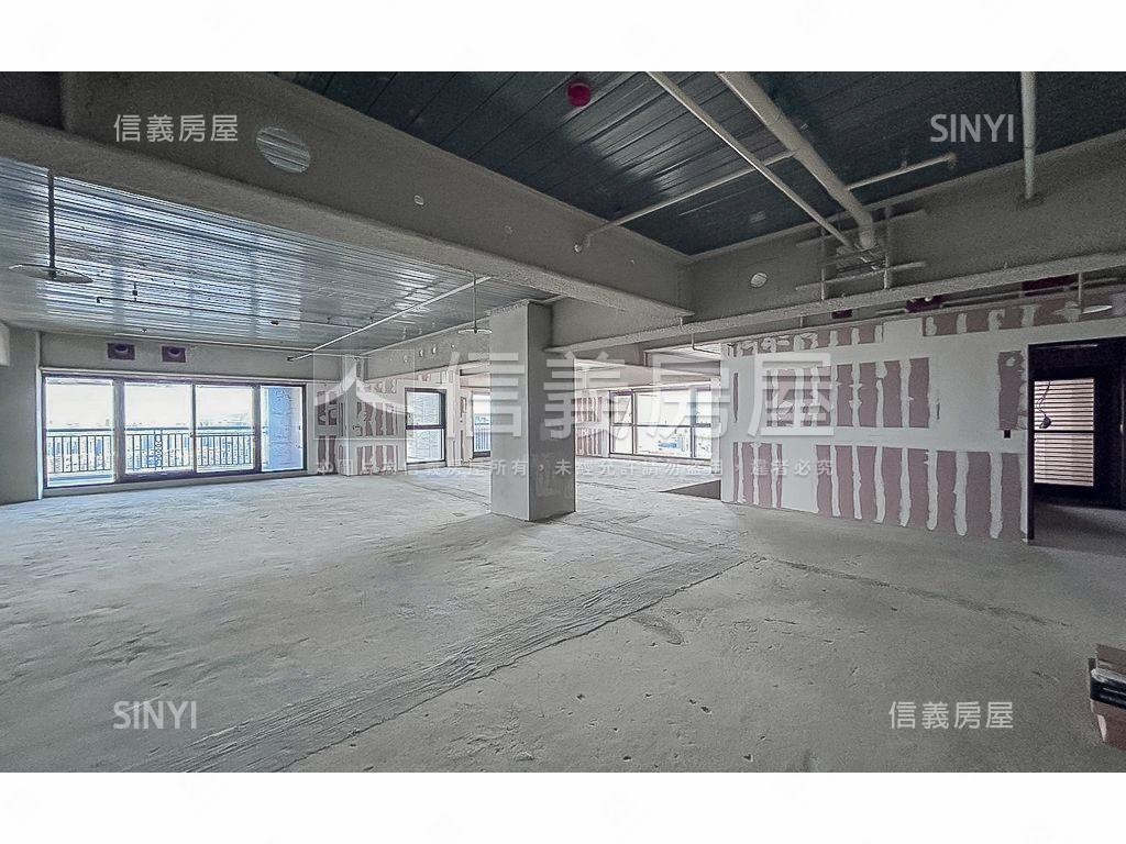 台中帝寶高樓平面車位房屋室內格局與周邊環境