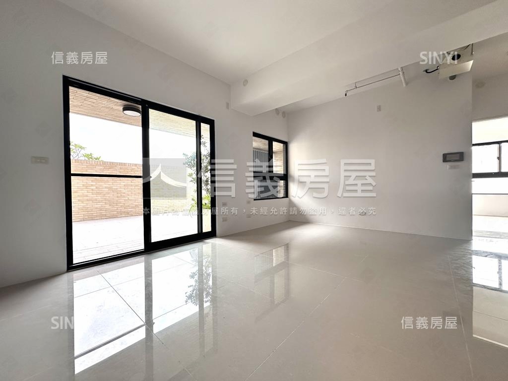喜歡露臺的您～這間必看房屋室內格局與周邊環境