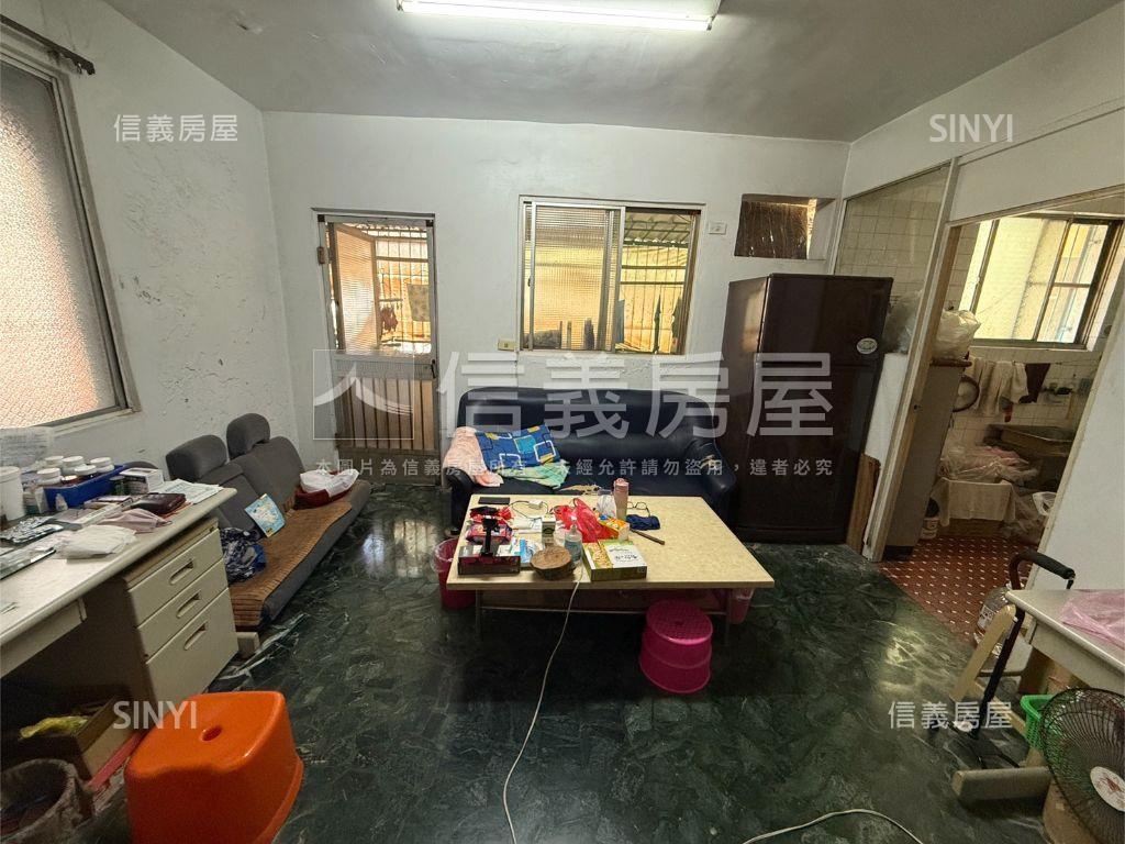 土庫家樂福商圈２樓公寓房屋室內格局與周邊環境