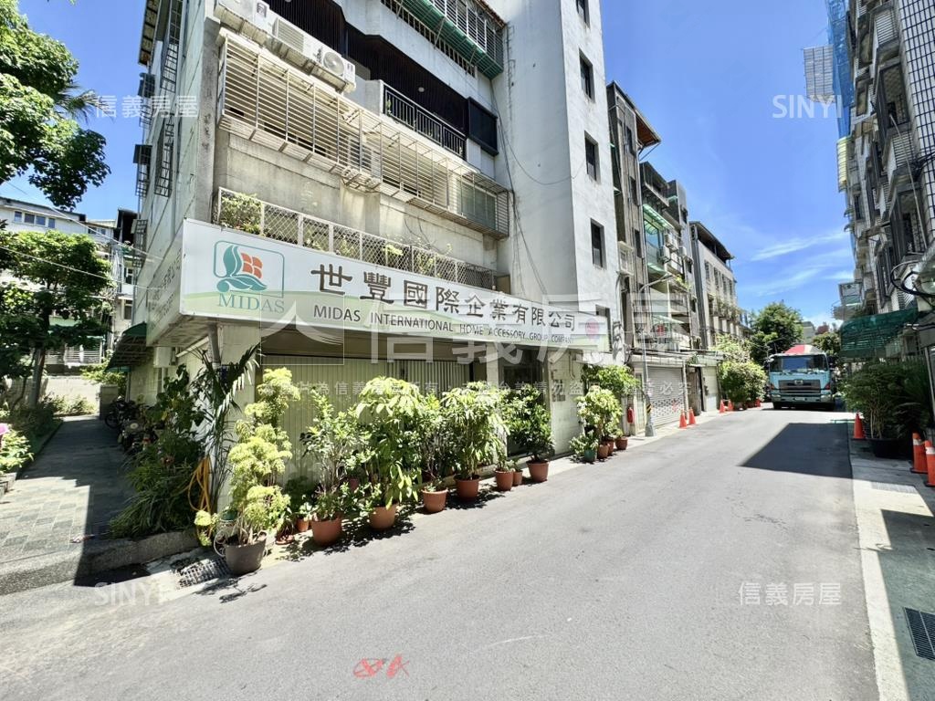 南京大空間住店辦房屋室內格局與周邊環境