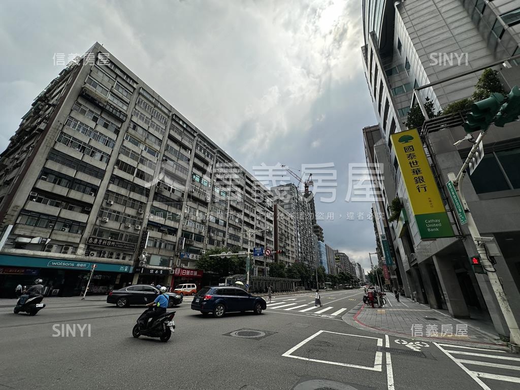 商三南京光復近捷運金店面房屋室內格局與周邊環境