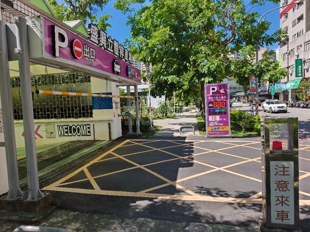 讚！三多林森正路五樓透店房屋室內格局與周邊環境
