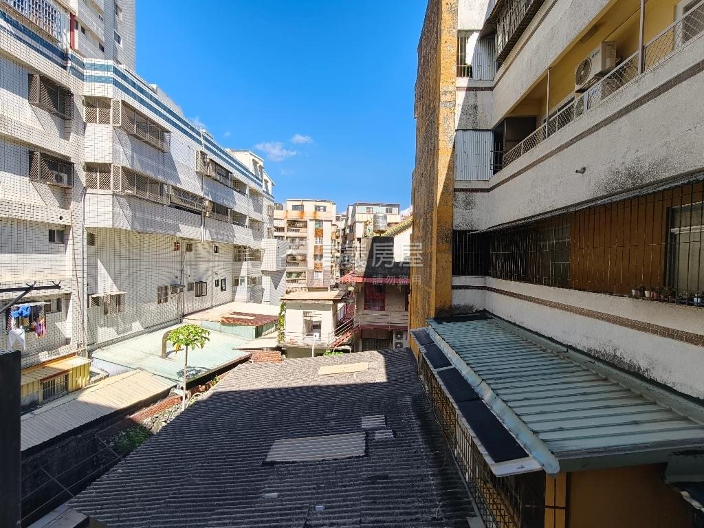 讚！三多林森正路五樓透店房屋室內格局與周邊環境
