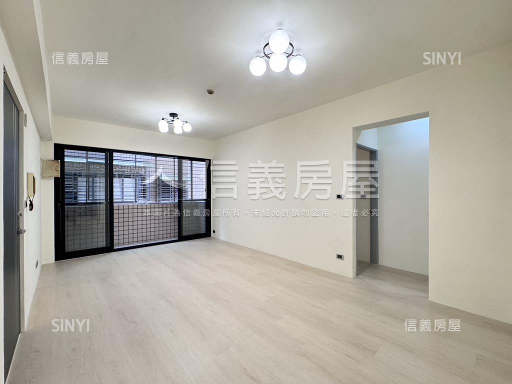 冠軍挑高魔術空間房屋室內格局與周邊環境
