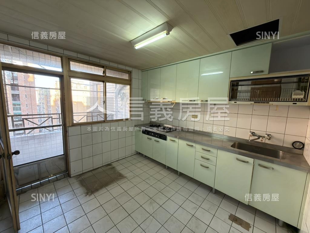 近溫州公園香榭三房車位房屋室內格局與周邊環境