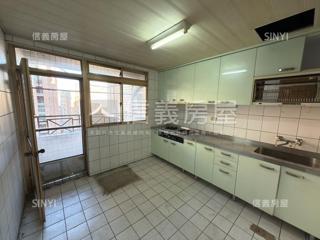 近溫州公園香榭三房車位房屋室內格局與周邊環境