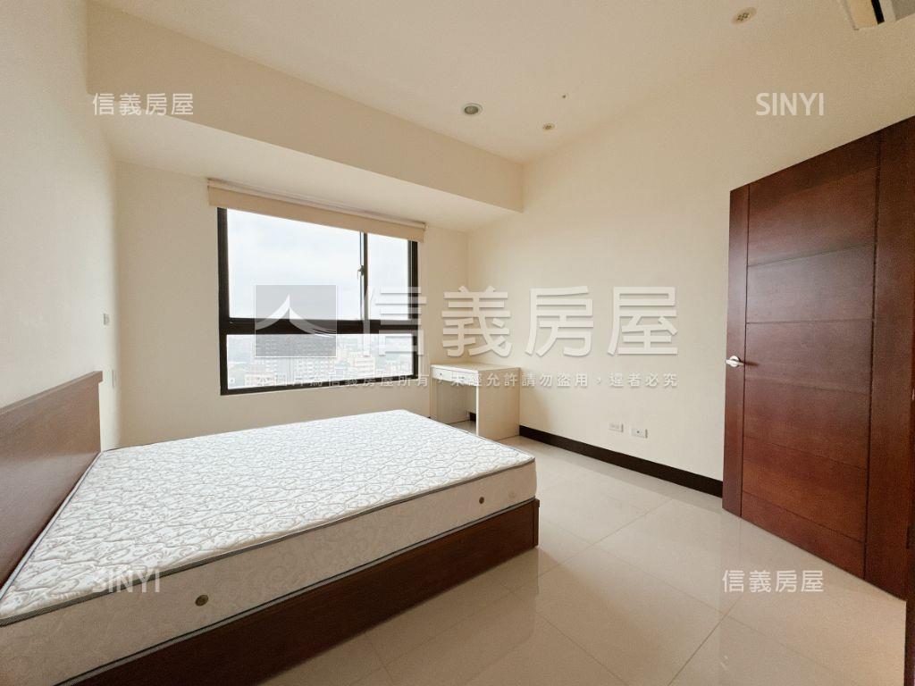 近巨城雙車位質感景觀戶房屋室內格局與周邊環境