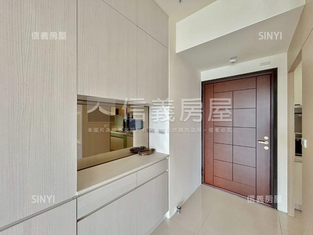 近巨城雙車位質感景觀戶房屋室內格局與周邊環境