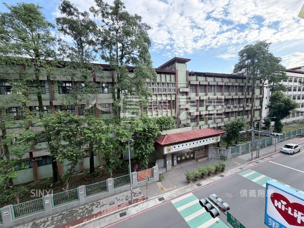 稀有大坪數低總價邊間公寓房屋室內格局與周邊環境