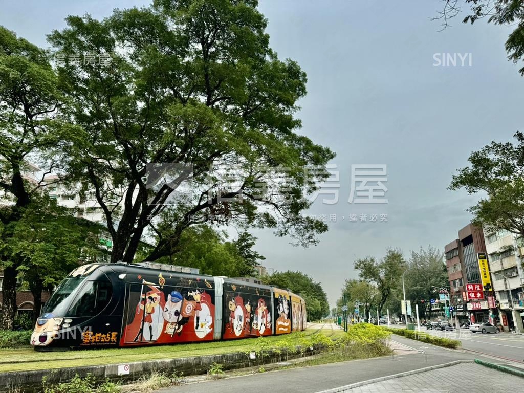 近輕軌面公園綠景一層一戶房屋室內格局與周邊環境