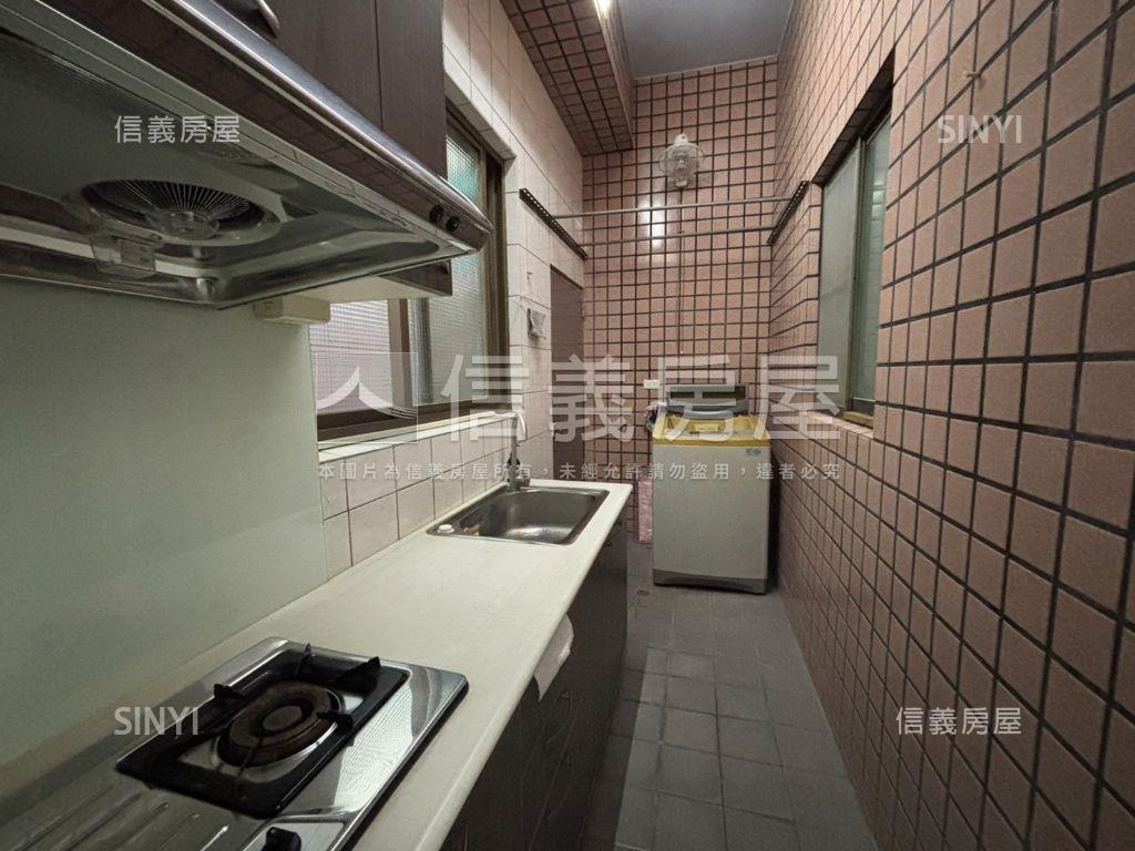 ★近洲際免整理三房車位★房屋室內格局與周邊環境