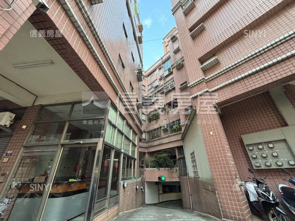 ★近洲際免整理三房車位★房屋室內格局與周邊環境