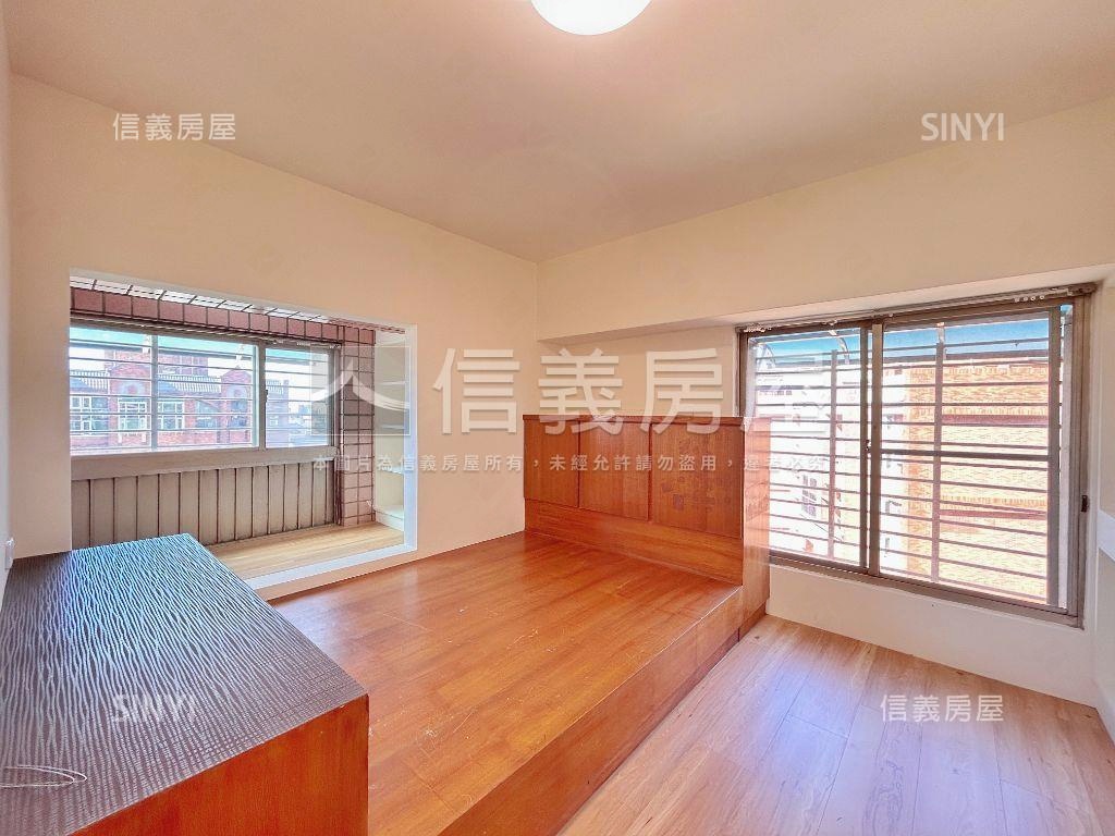 台北樂高大空間帶車位房屋室內格局與周邊環境